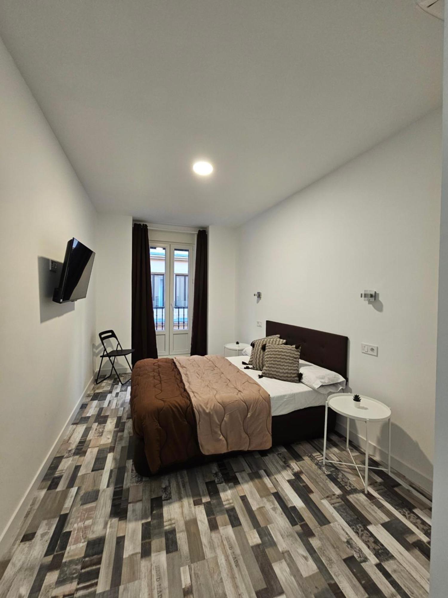 Hostal Andrea Granvia Madrid Extérieur photo