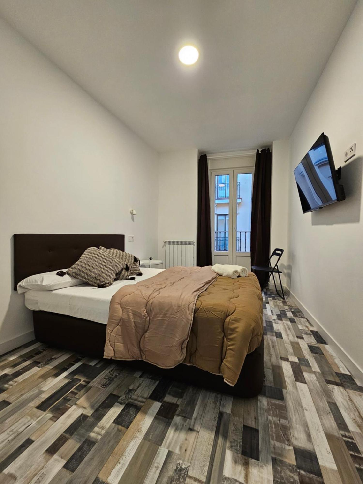 Hostal Andrea Granvia Madrid Extérieur photo